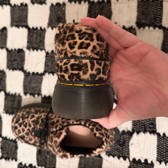 Dr Martens Women's Buzz 5-Eye Leopard Shoes - Picture 12 of 12